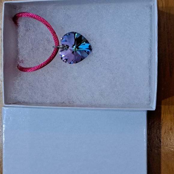 Rose Garden Crystal Heart Necklace - Picture 4 of 6